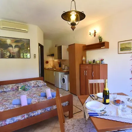Apartment With A Parking Space Zambratija, Umag - 21589 Savudrija